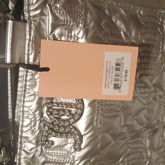 Nwt juicy couture silver metallic handbag with matching pouch on guitar strap - Picture 7 of 7